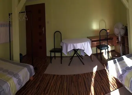 Homestay Pokoje Goscinne Bialy Domek *